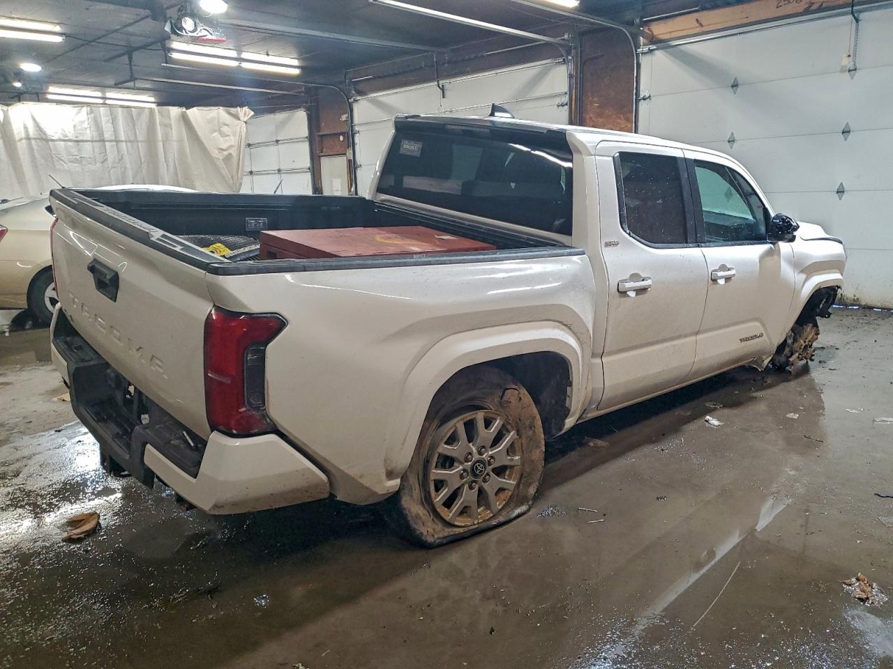 2025 TOYOTA TACOMA DOUBLE CAB photo 3
