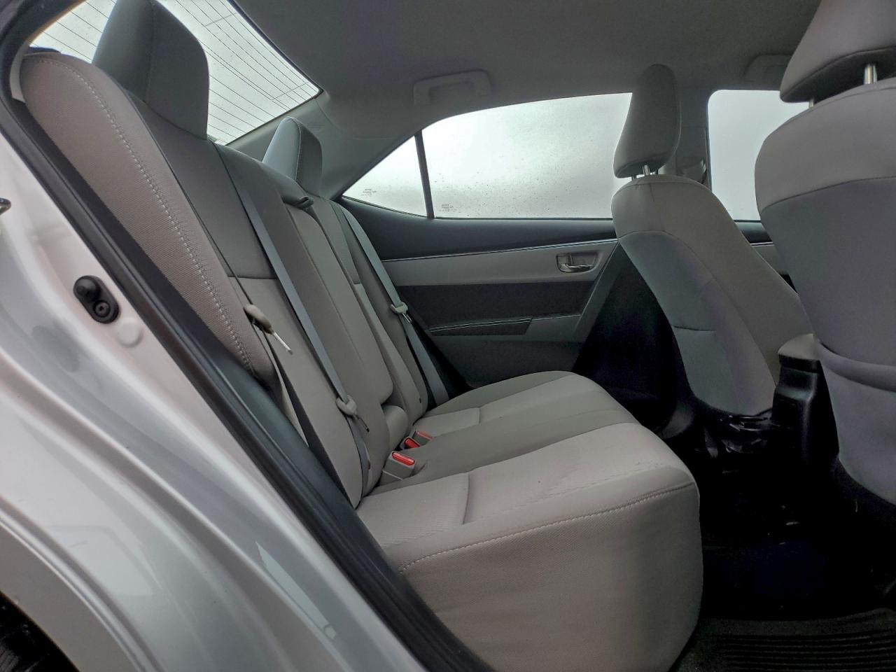 2015 TOYOTA COROLLA L photo 10