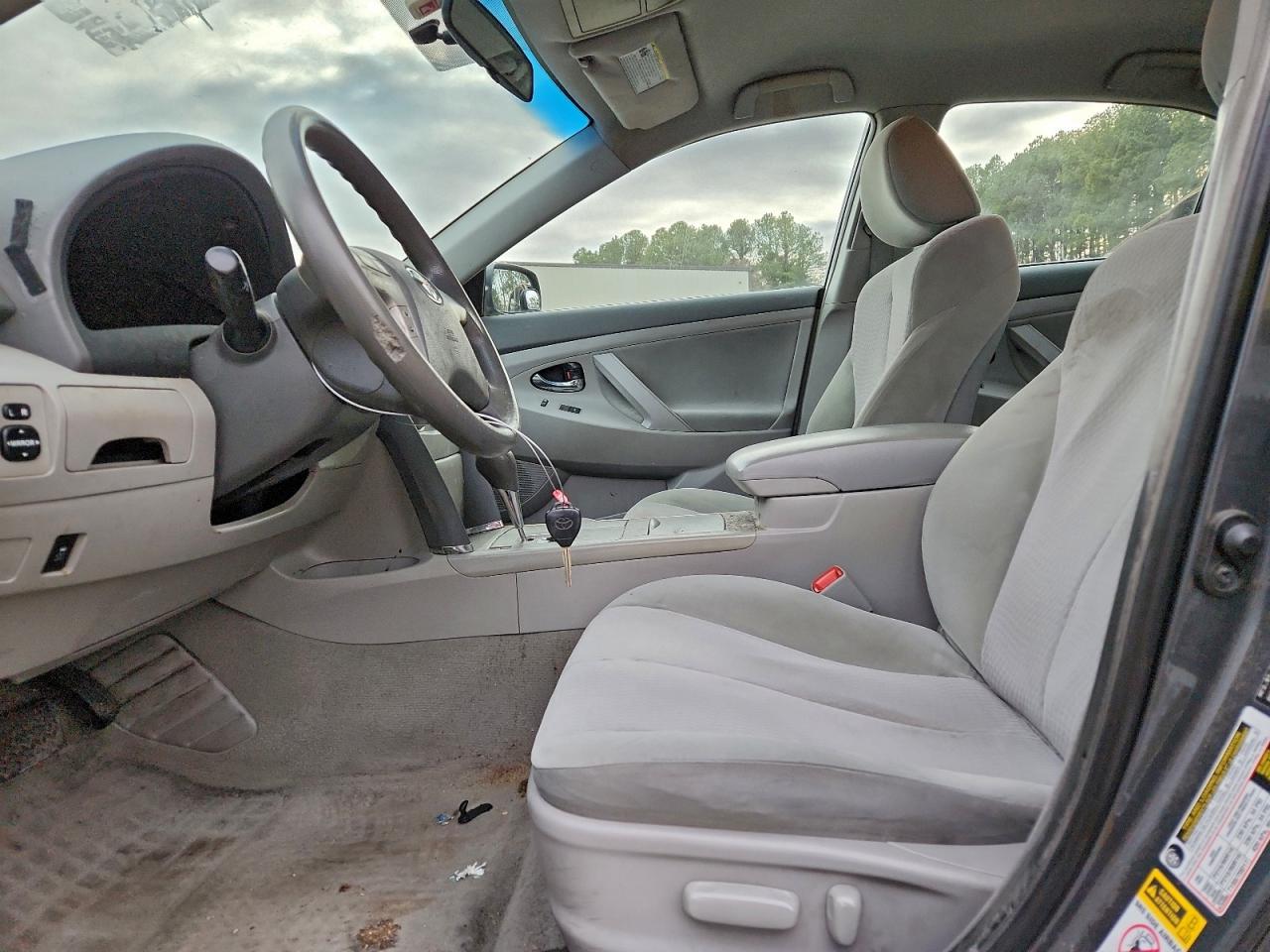 2011 TOYOTA CAMRY BASE photo 7