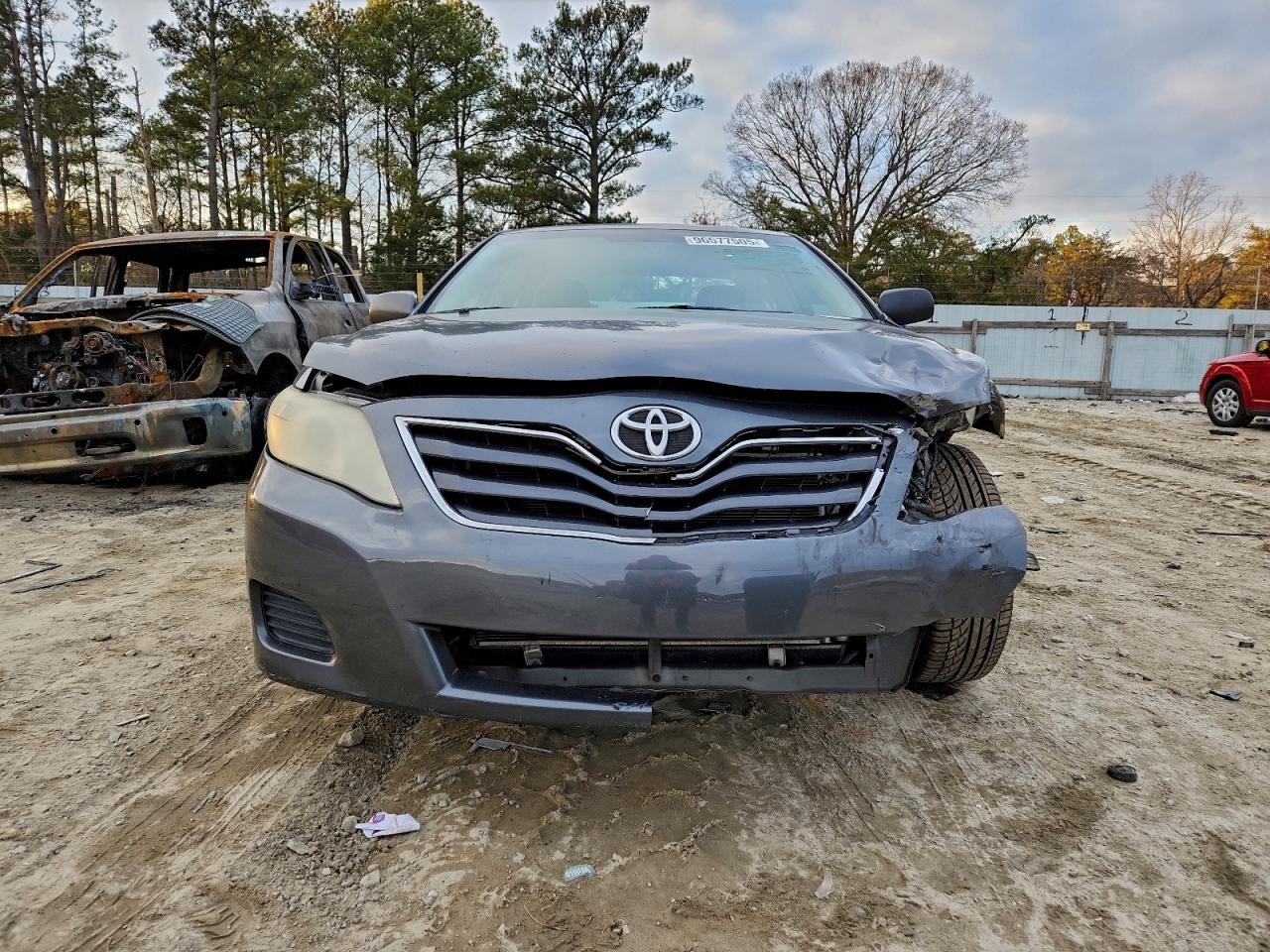 2011 TOYOTA CAMRY BASE photo 5