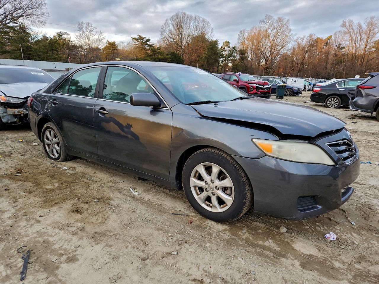 2011 TOYOTA CAMRY BASE photo 4