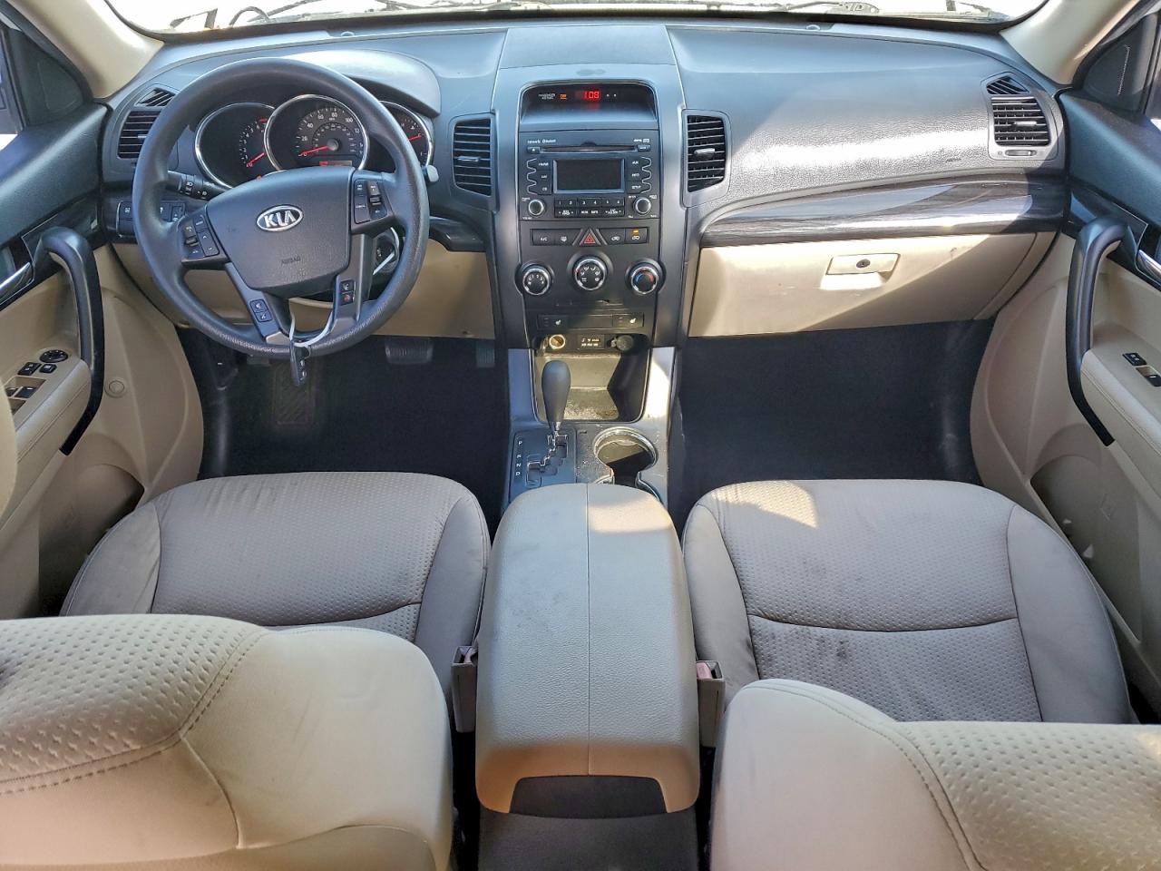 2012 KIA SORENTO BASE photo 8