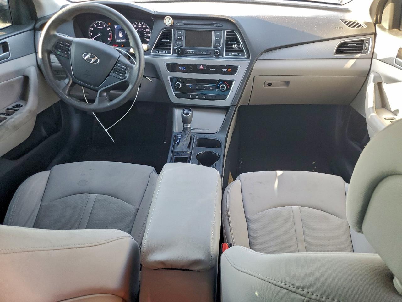 2015 HYUNDAI SONATA SE photo 8