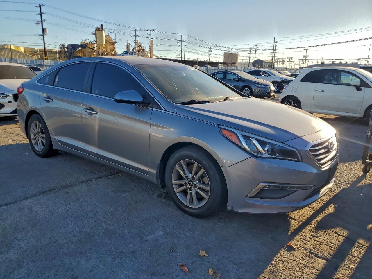 2015 HYUNDAI SONATA SE photo 4