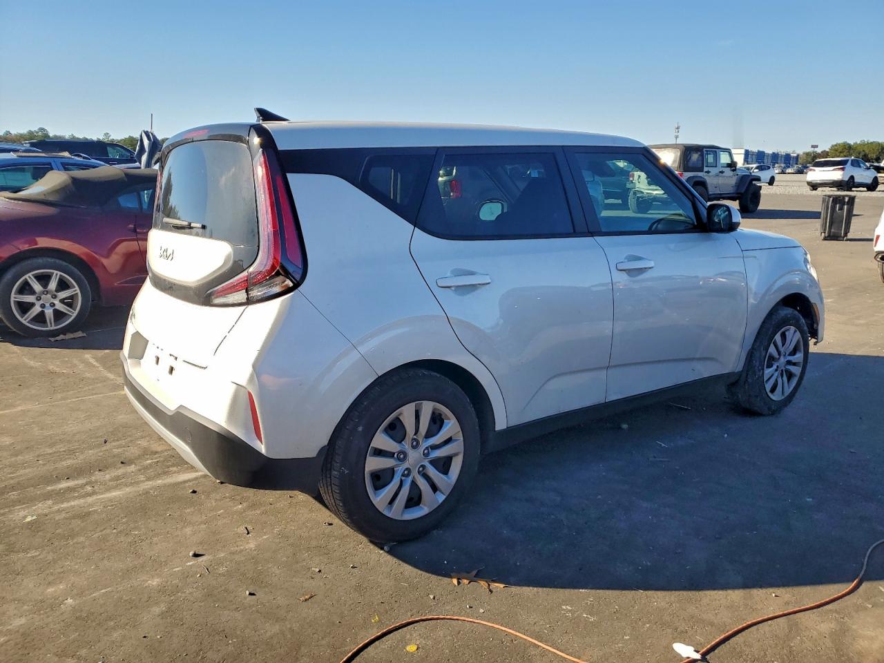 2025 KIA SOUL LX photo 3