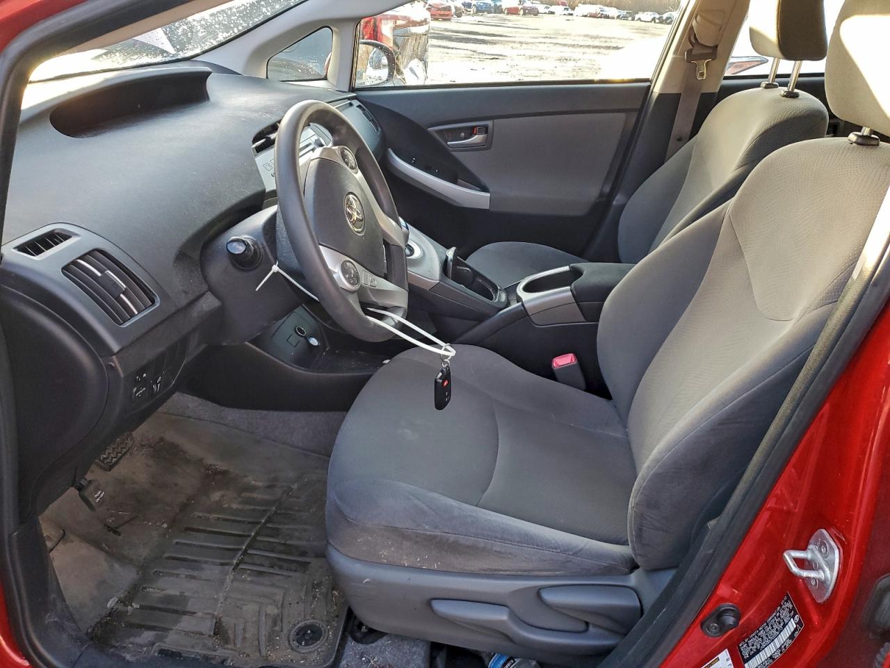 2012 TOYOTA PRIUS photo 7