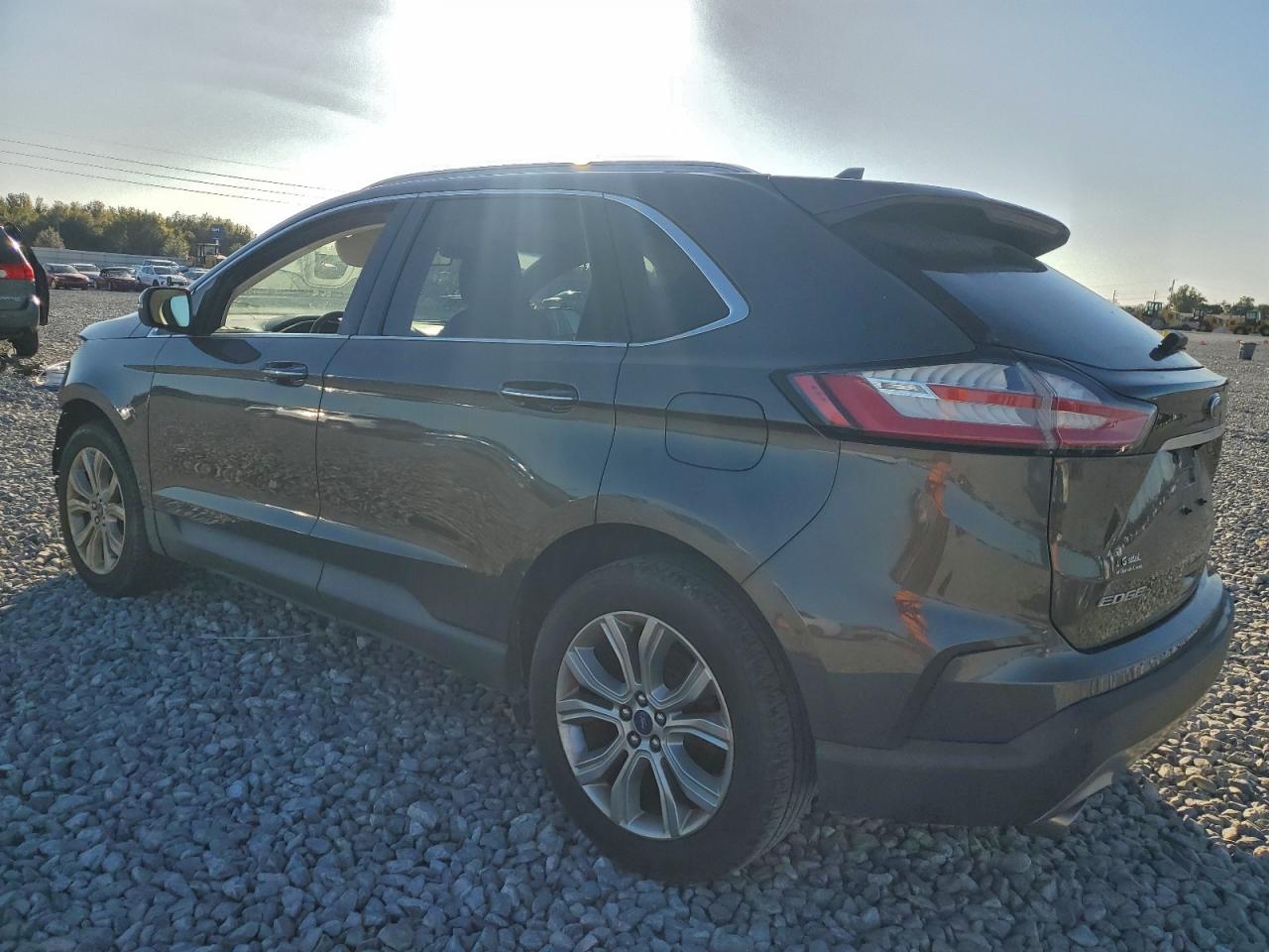 2019 FORD EDGE TITANIUM photo 2
