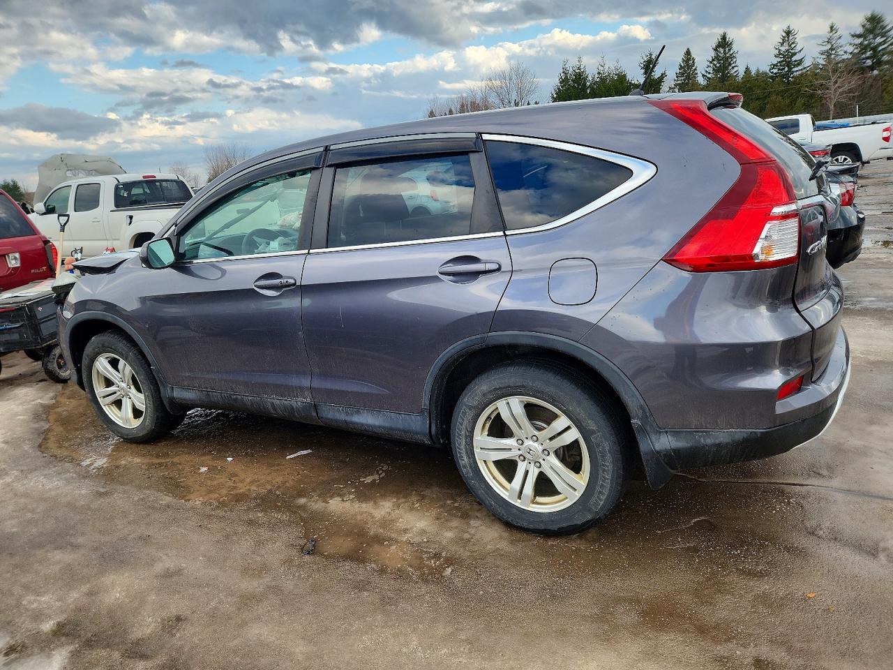 2015 HONDA CR-V SE photo 2