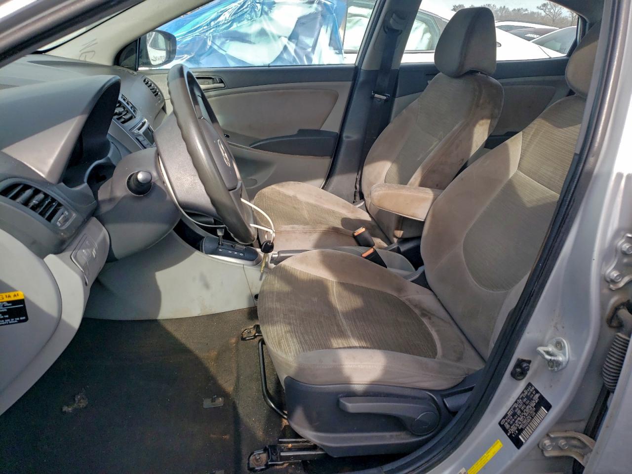 2017 HYUNDAI ACCENT SE photo 7