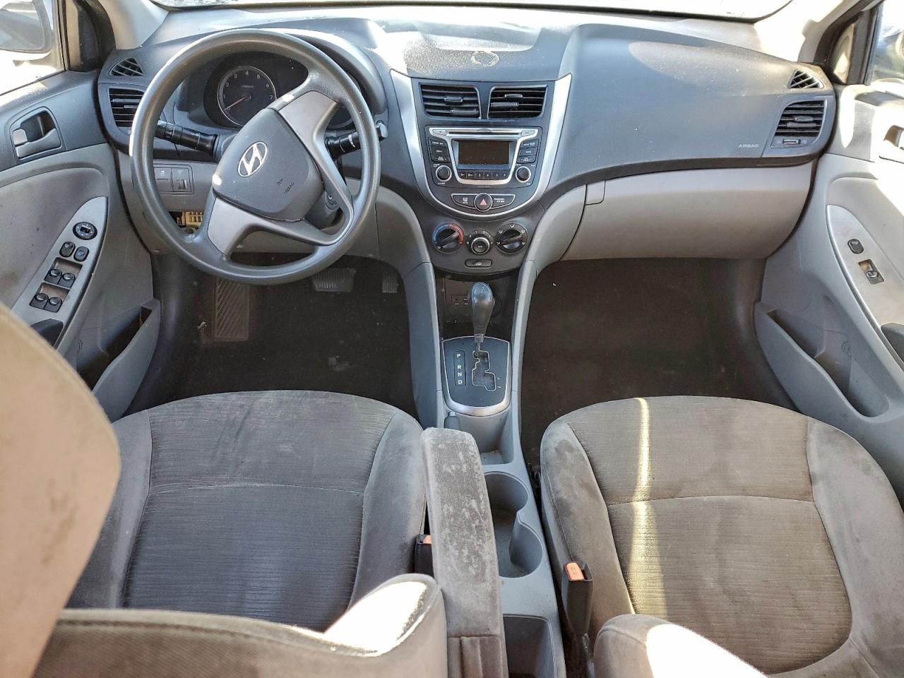 2017 HYUNDAI ACCENT SE photo 8