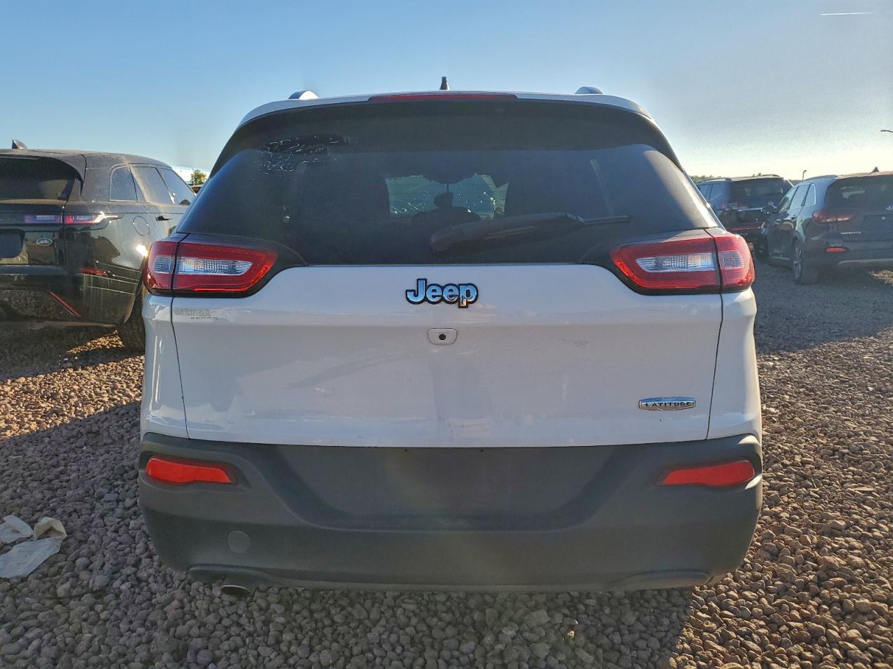 2015 JEEP CHEROKEE LATITUDE photo 6