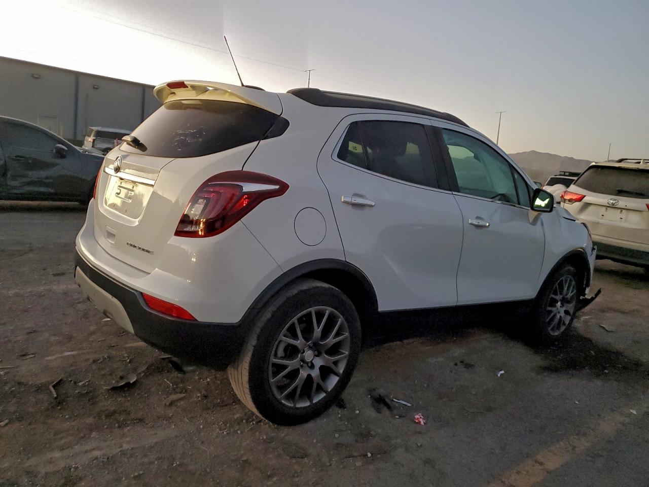 2019 BUICK ENCORE SPORT TOURING photo 3