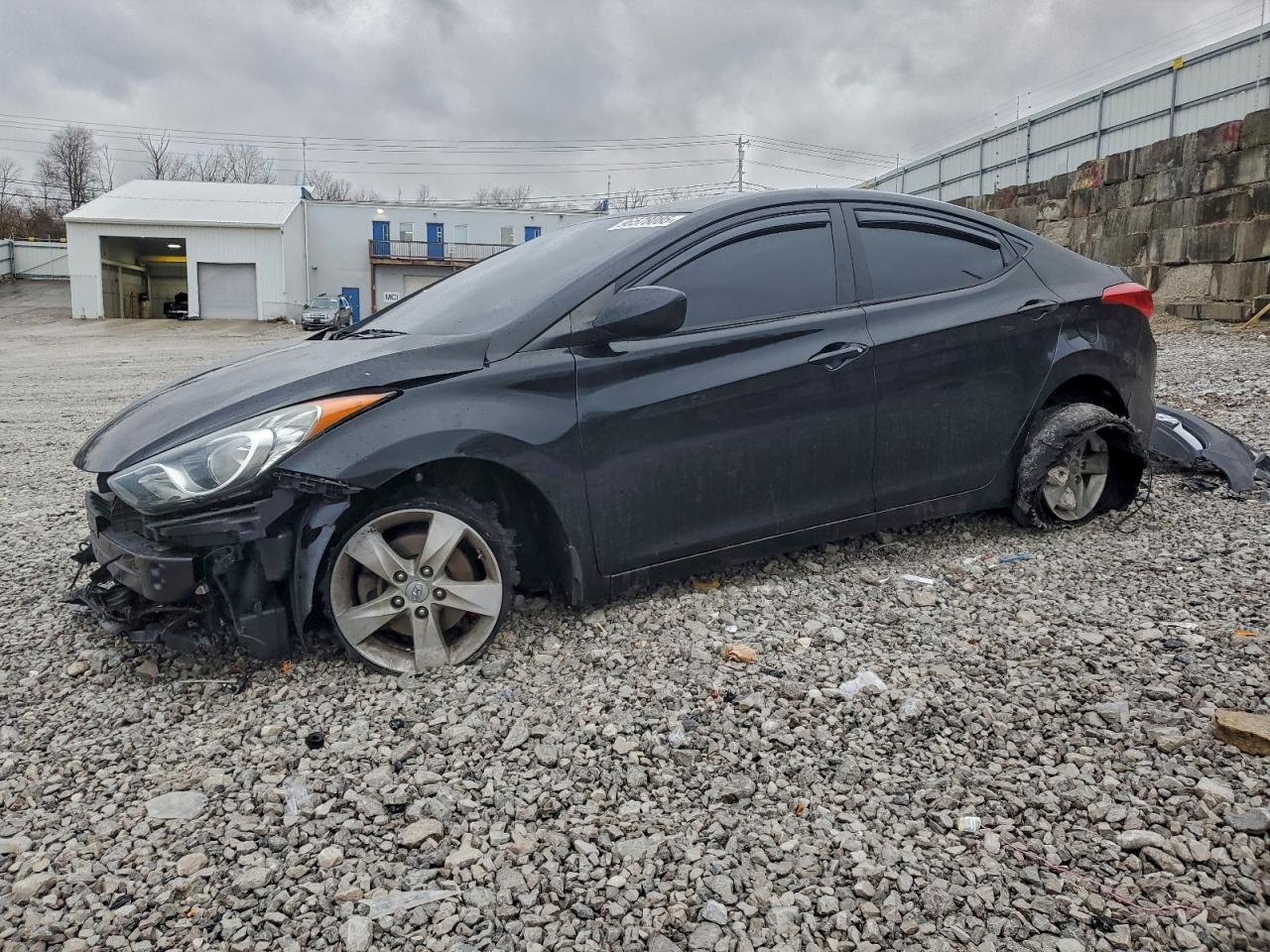2013 HYUNDAI ELANTRA