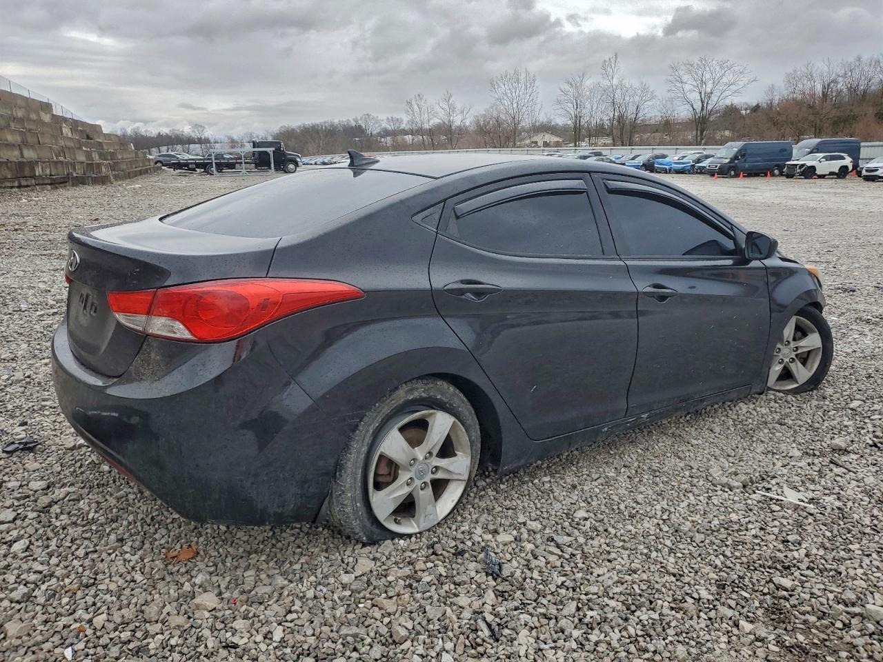 2013 HYUNDAI ELANTRA GLS photo 3