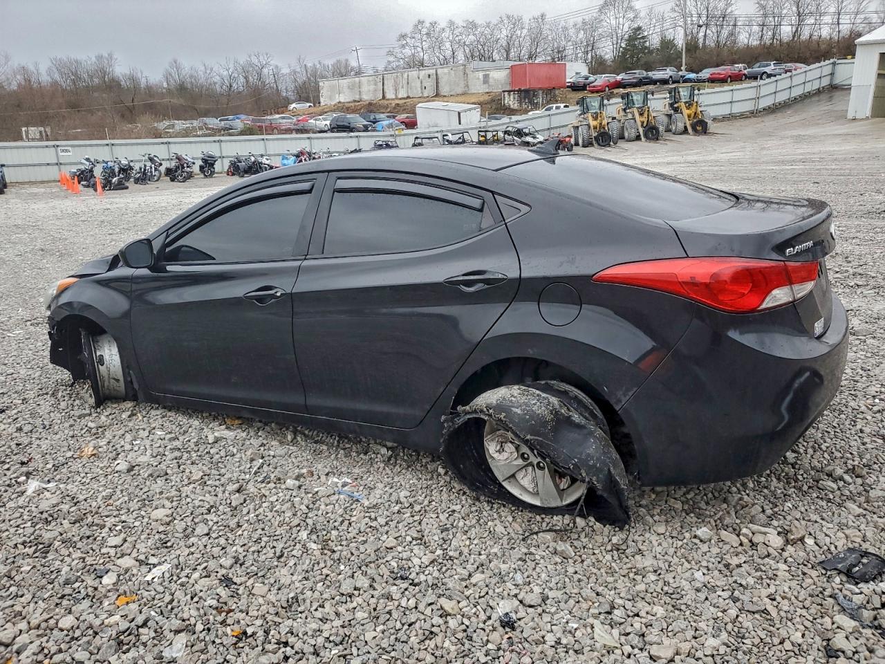 2013 HYUNDAI ELANTRA GLS photo 2