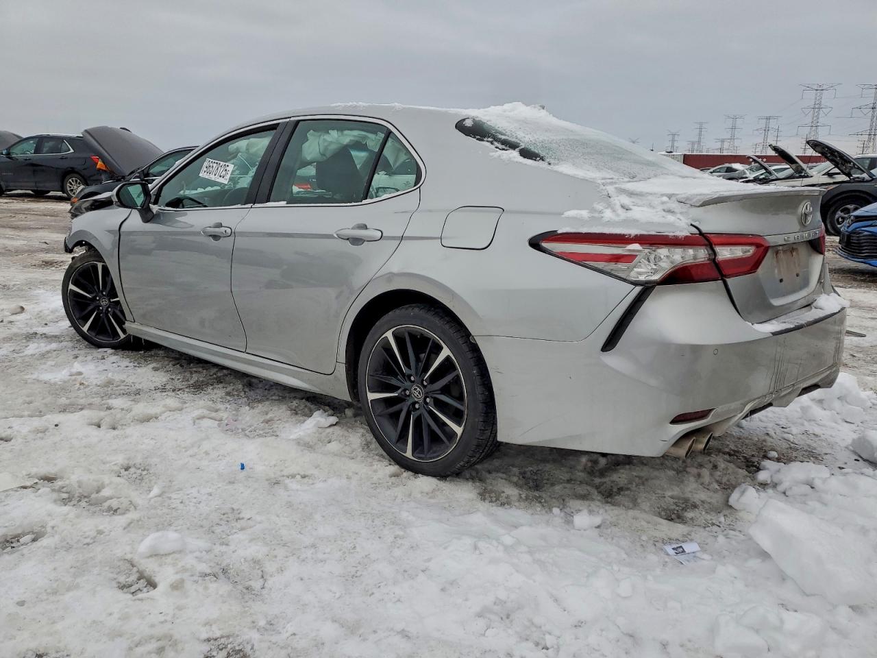 2018 TOYOTA CAMRY XSE photo 3