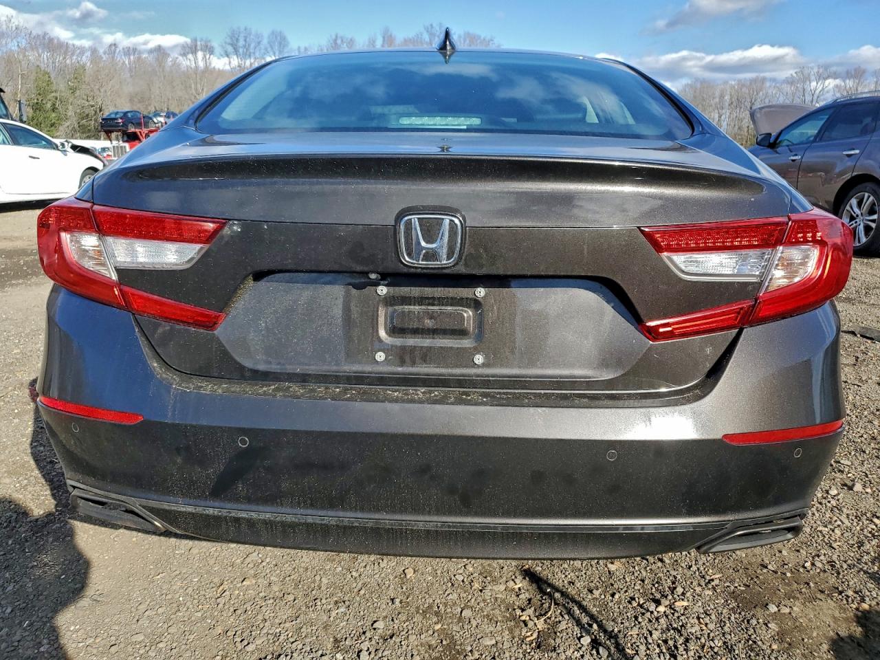 2018 HONDA ACCORD TOURING photo 6