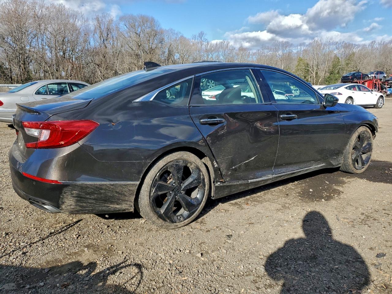 2018 HONDA ACCORD TOURING photo 3