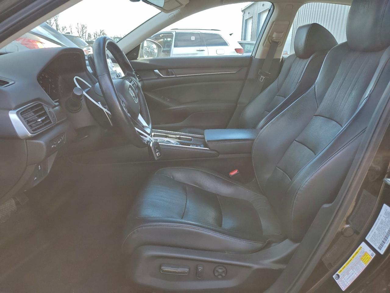 2018 HONDA ACCORD TOURING photo 7