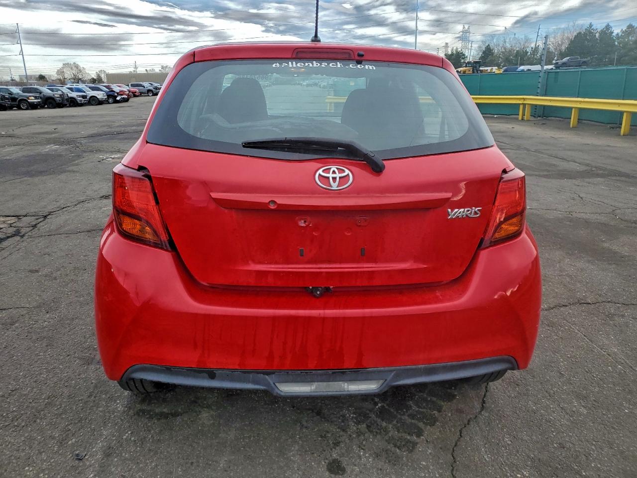 2015 TOYOTA YARIS photo 11