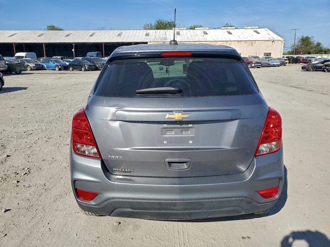 2020 CHEVROLET TRAX LS photo 6
