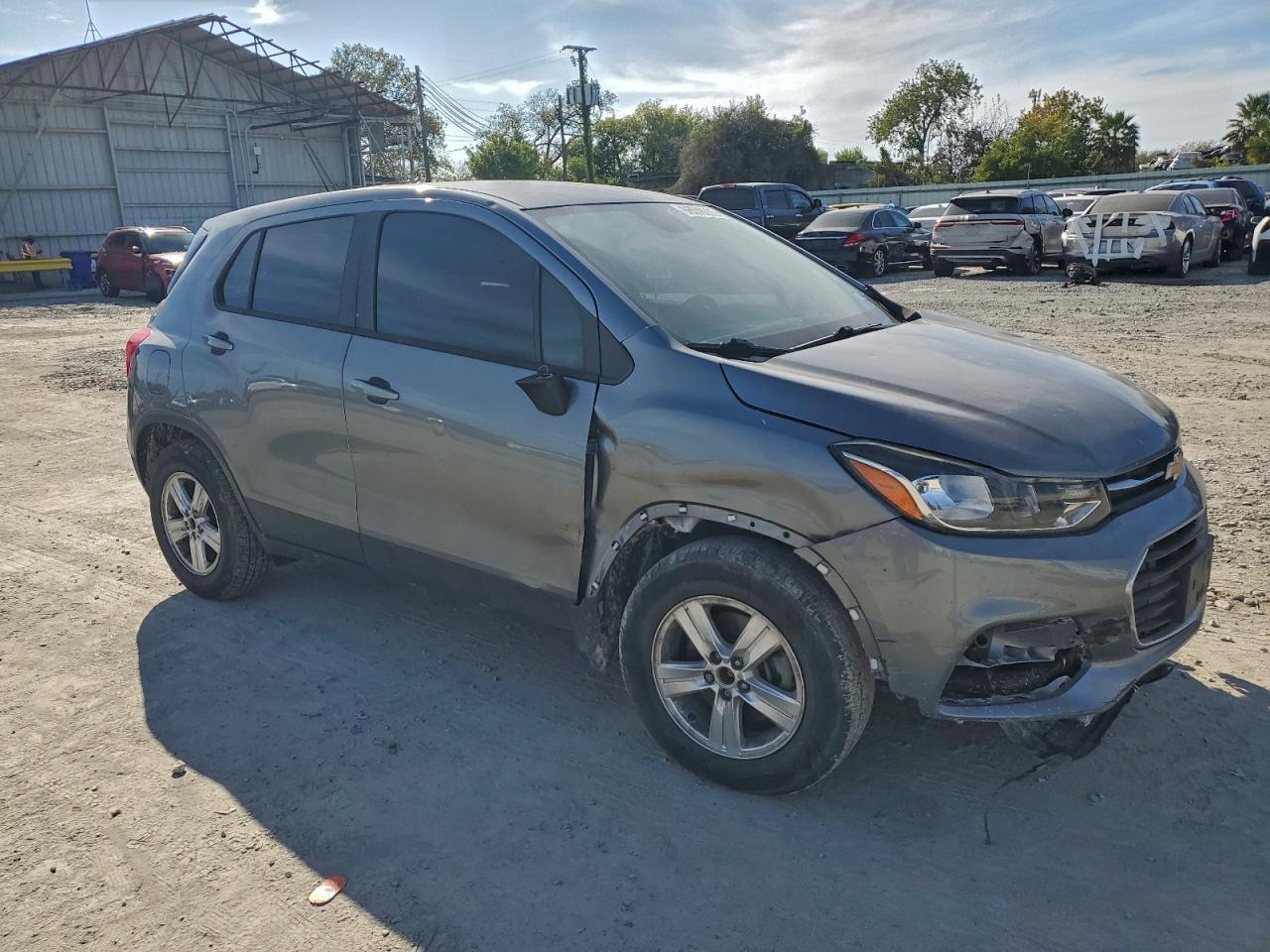 2020 CHEVROLET TRAX LS photo 4