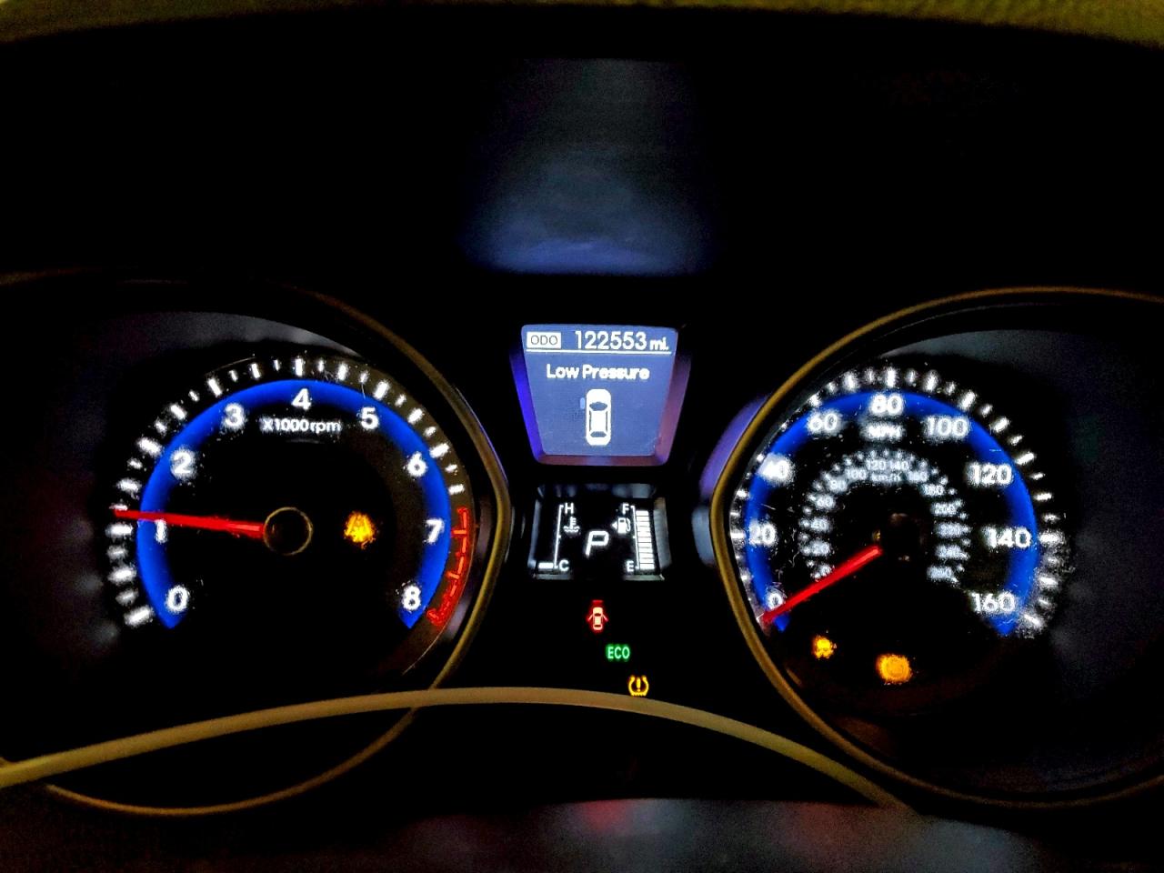 2017 HYUNDAI ELANTRA GT photo 9