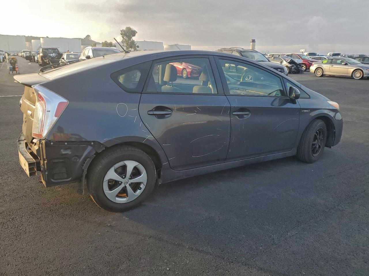 2013 TOYOTA PRIUS photo 3