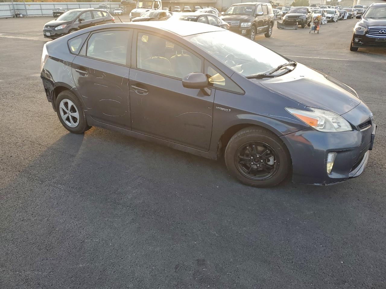 2013 TOYOTA PRIUS photo 4