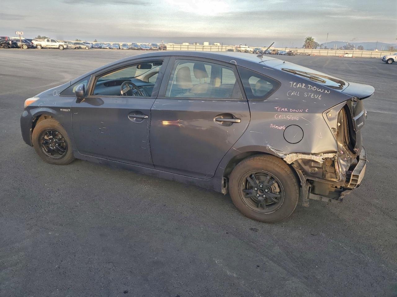 2013 TOYOTA PRIUS photo 2