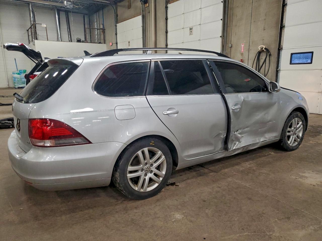 2014 VOLKSWAGEN JETTA TDI photo 3