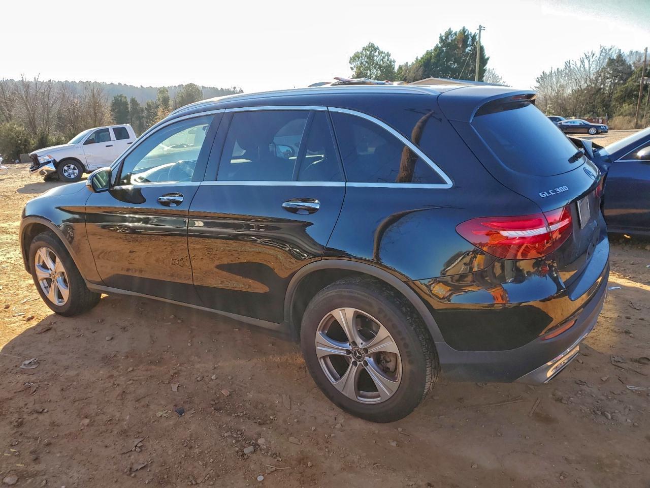 2018 MERCEDES-BENZ GLC 300 4MATIC photo 2