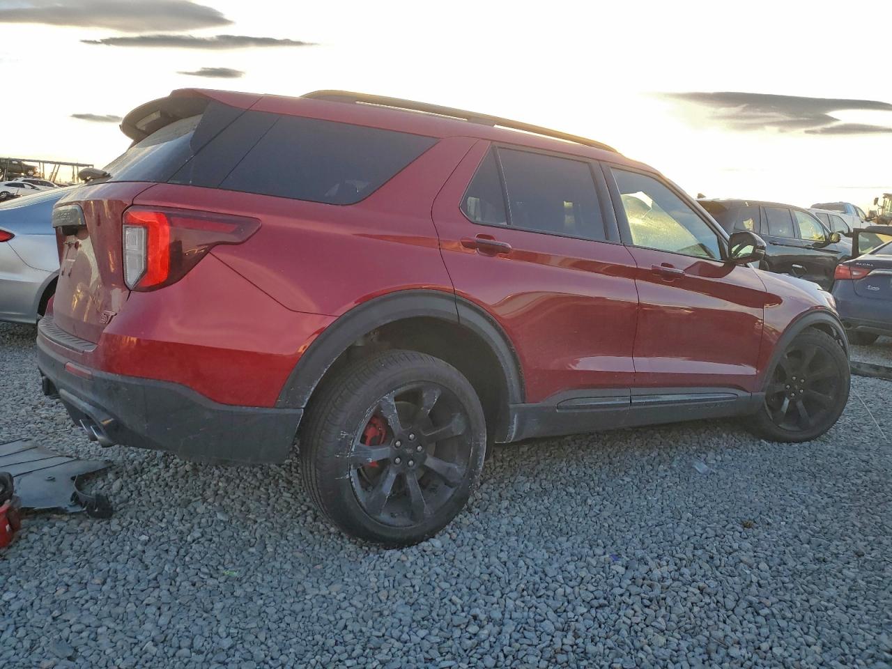 2021 FORD EXPLORER ST photo 3