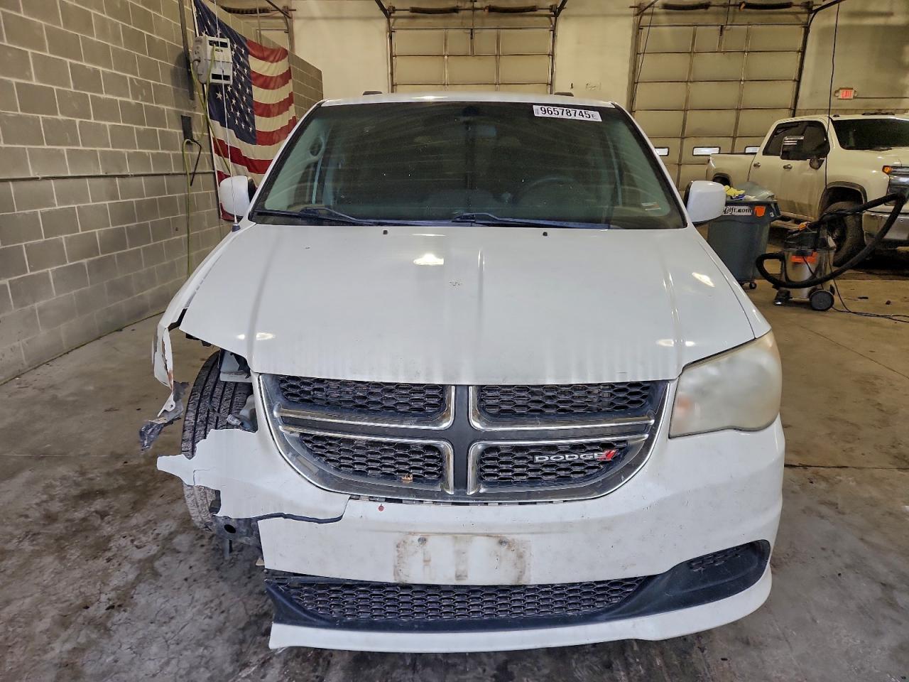 2013 DODGE GRAND CARAVAN SXT photo 5