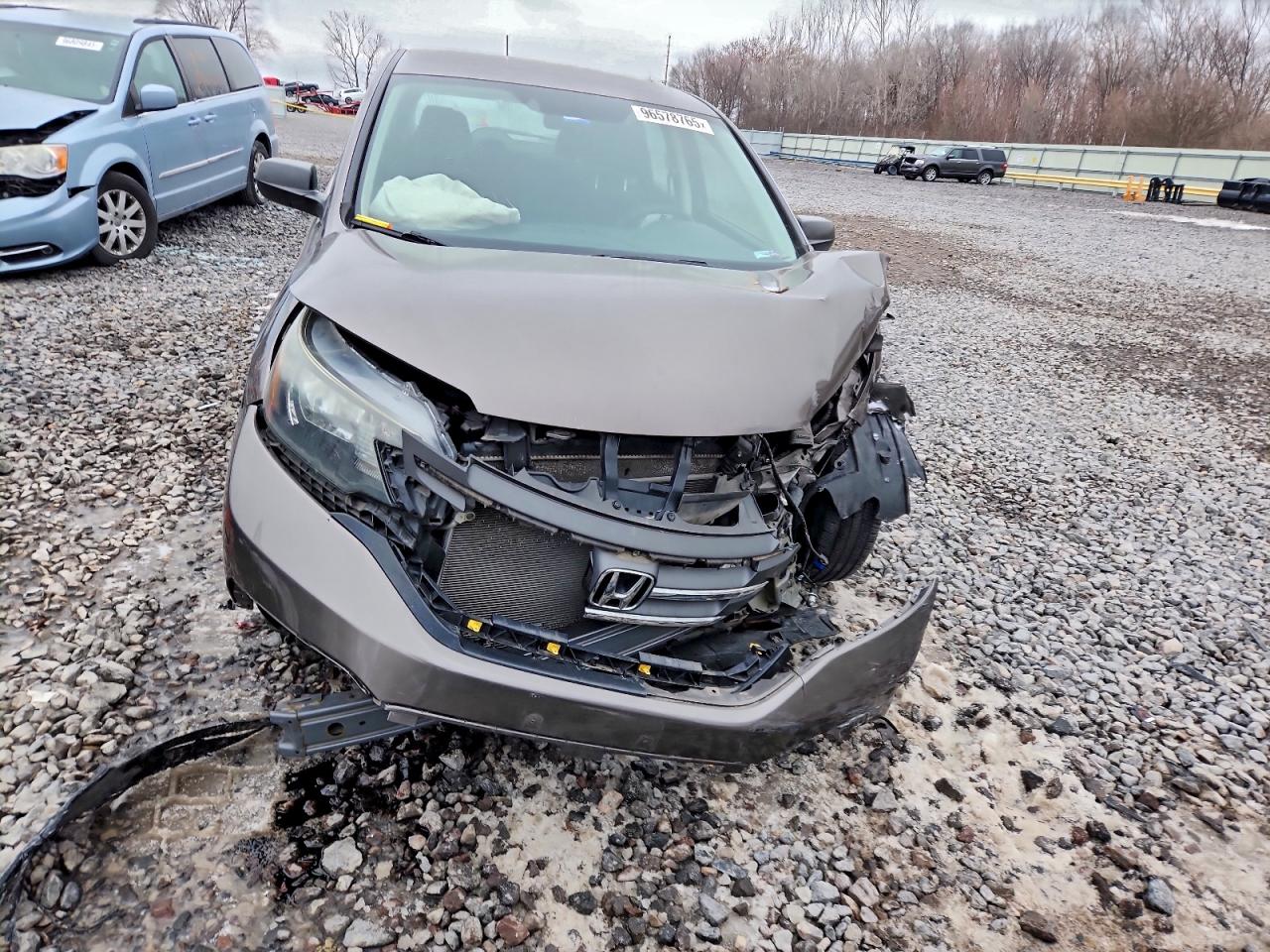 2013 HONDA CR-V LX photo 5