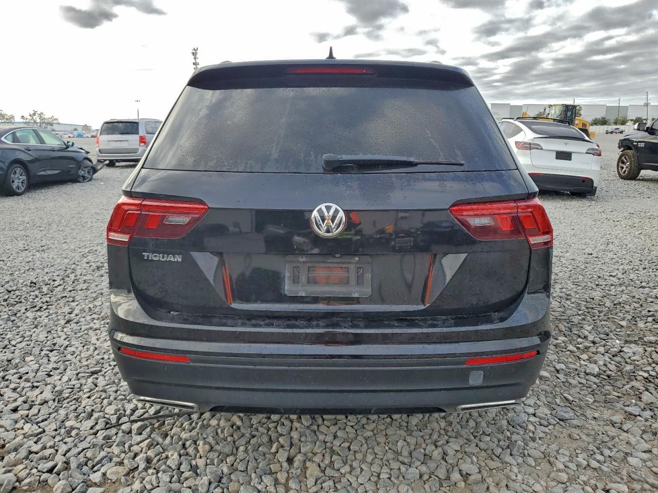 2020 VOLKSWAGEN TIGUAN S photo 6