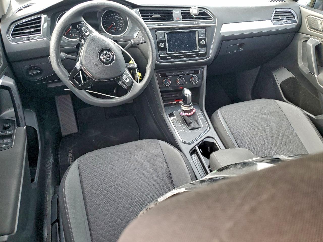 2020 VOLKSWAGEN TIGUAN S photo 8