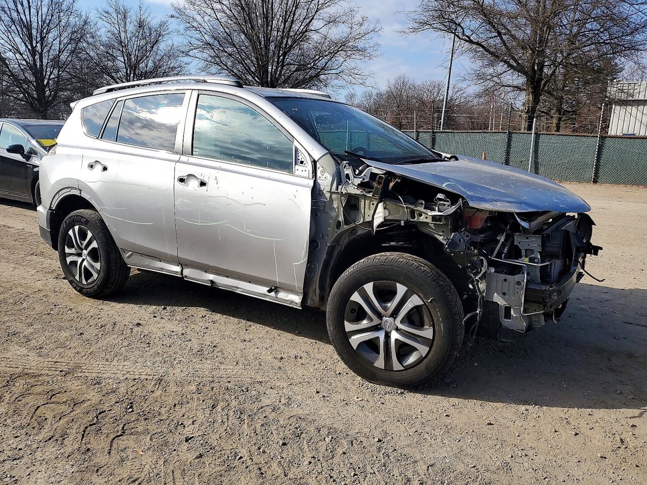 2018 TOYOTA RAV4 LE photo 4