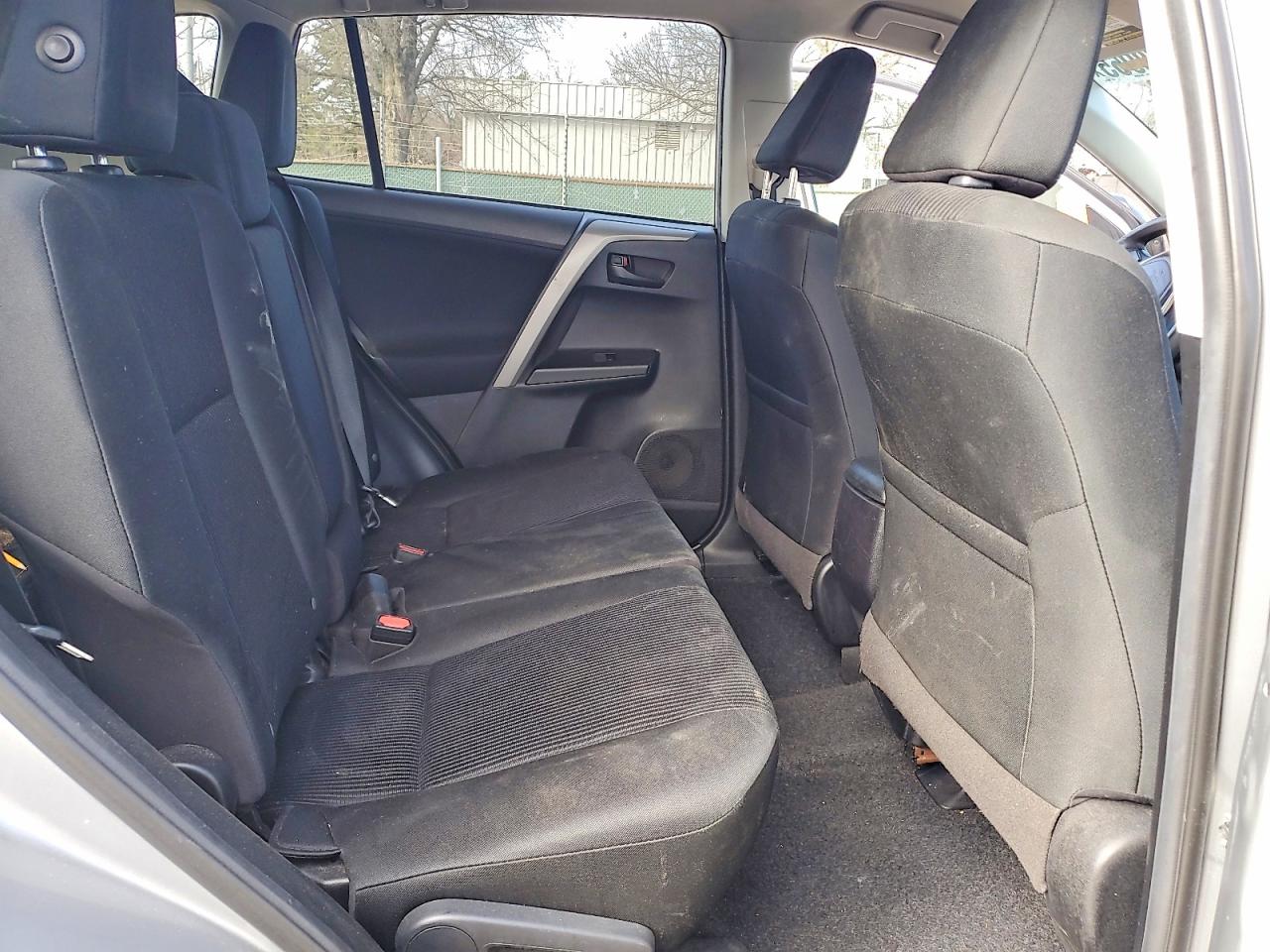 2018 TOYOTA RAV4 LE photo 11