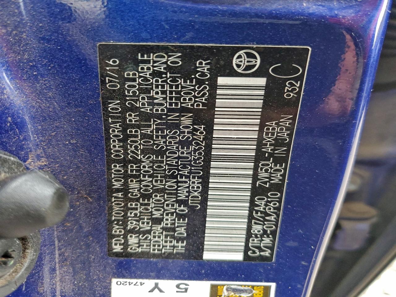 2016 TOYOTA PRIUS photo 13