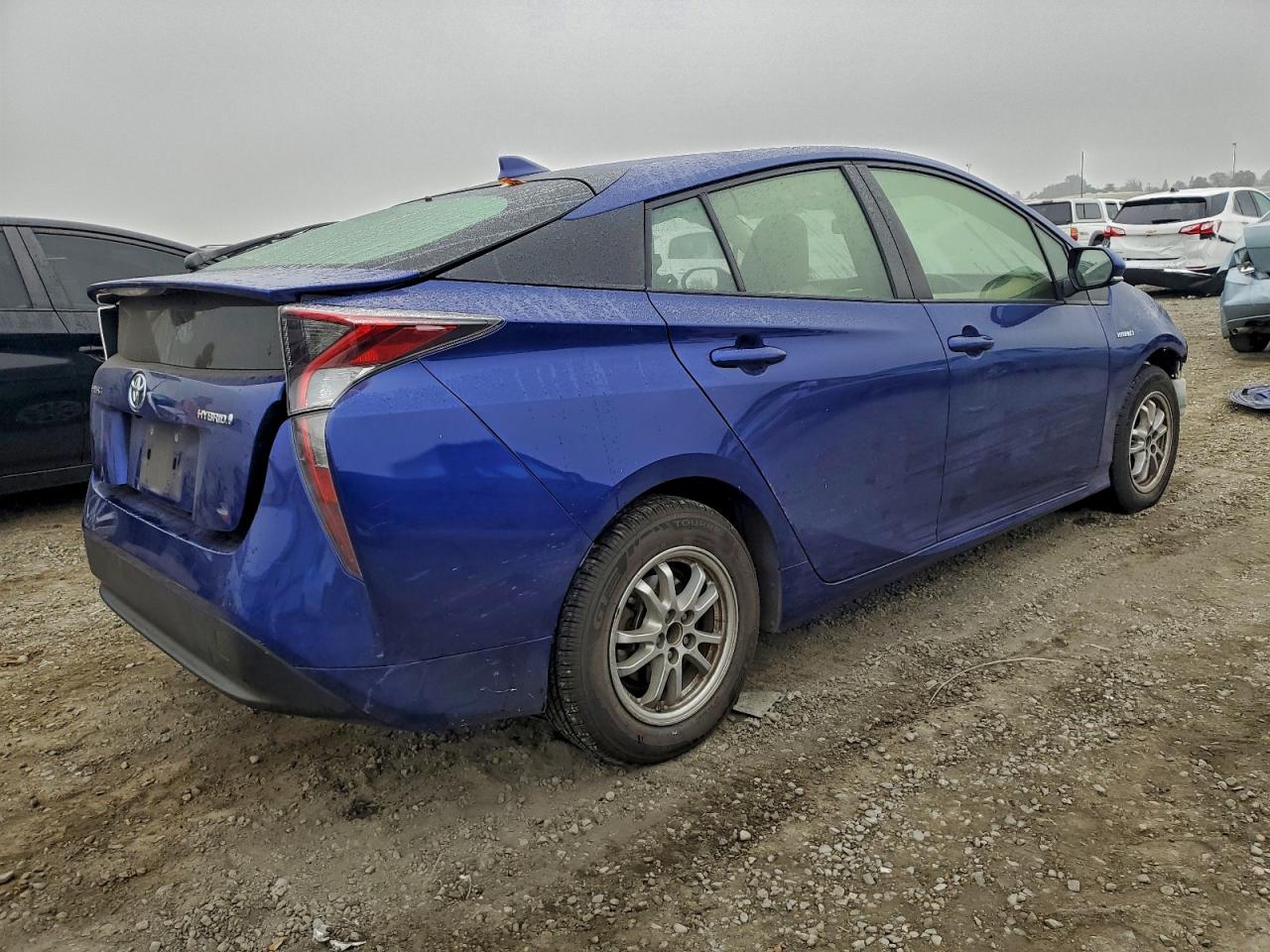 2016 TOYOTA PRIUS photo 3
