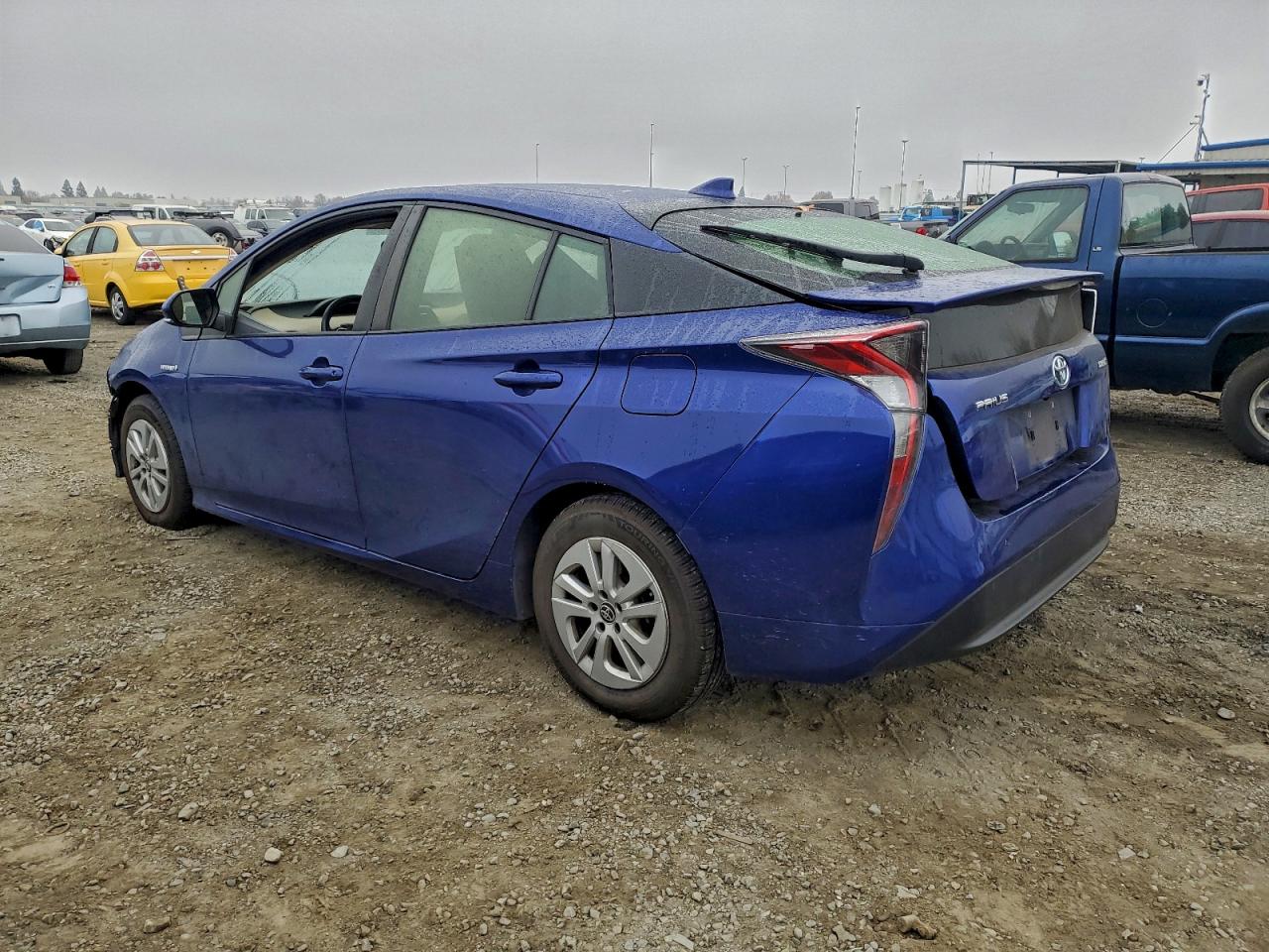 2016 TOYOTA PRIUS photo 2