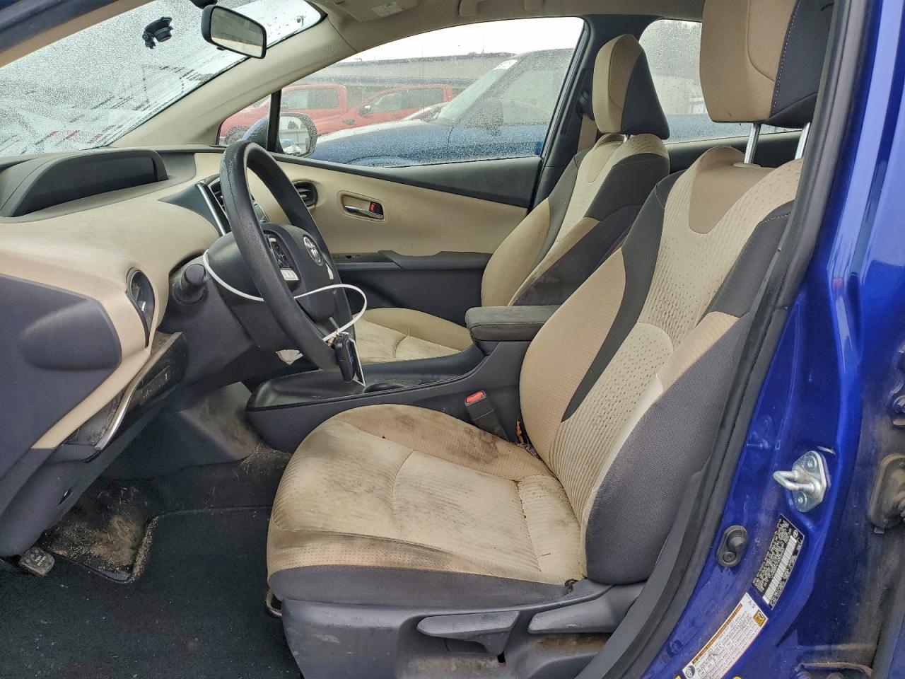 2016 TOYOTA PRIUS photo 7