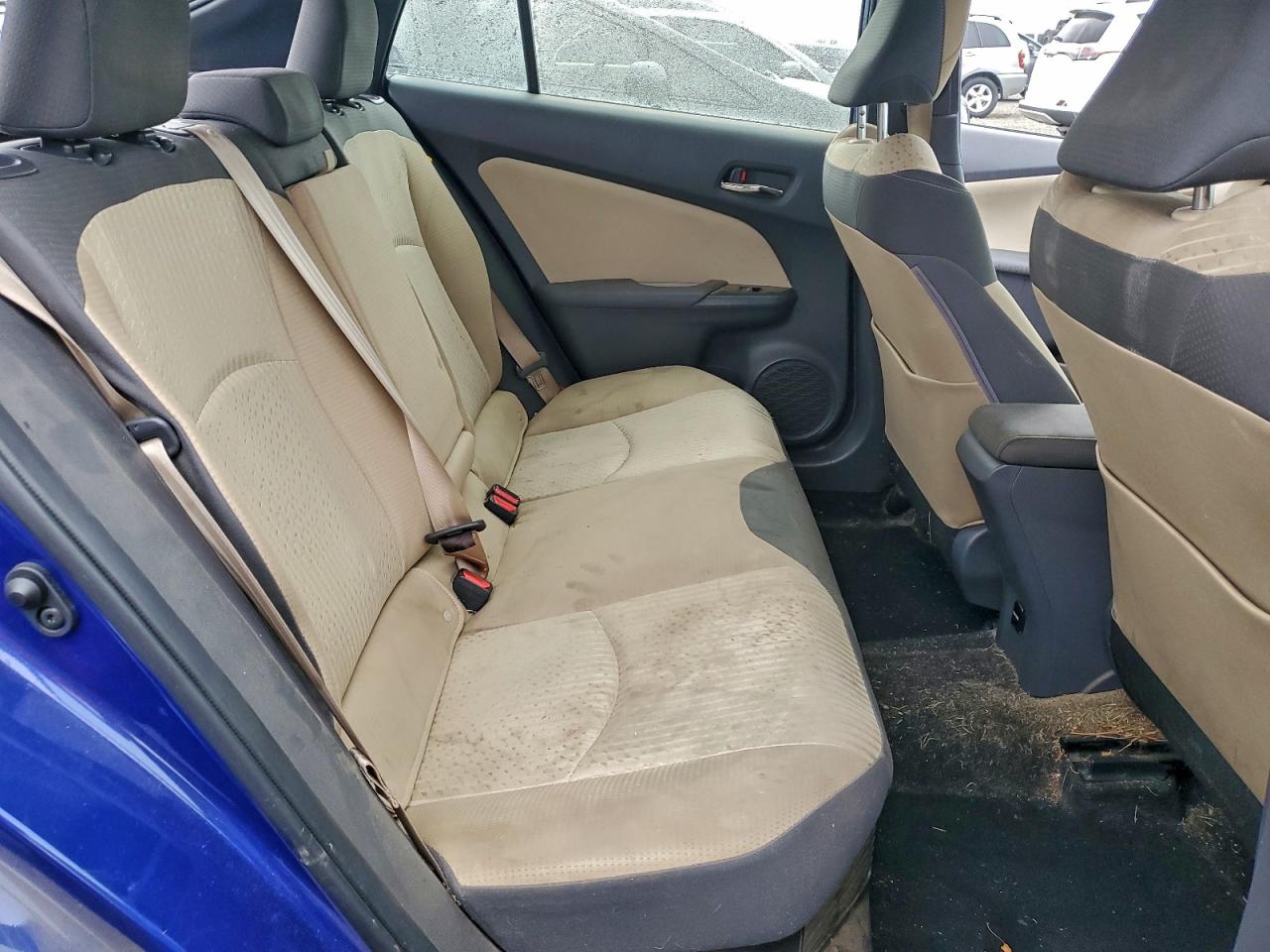 2016 TOYOTA PRIUS photo 10