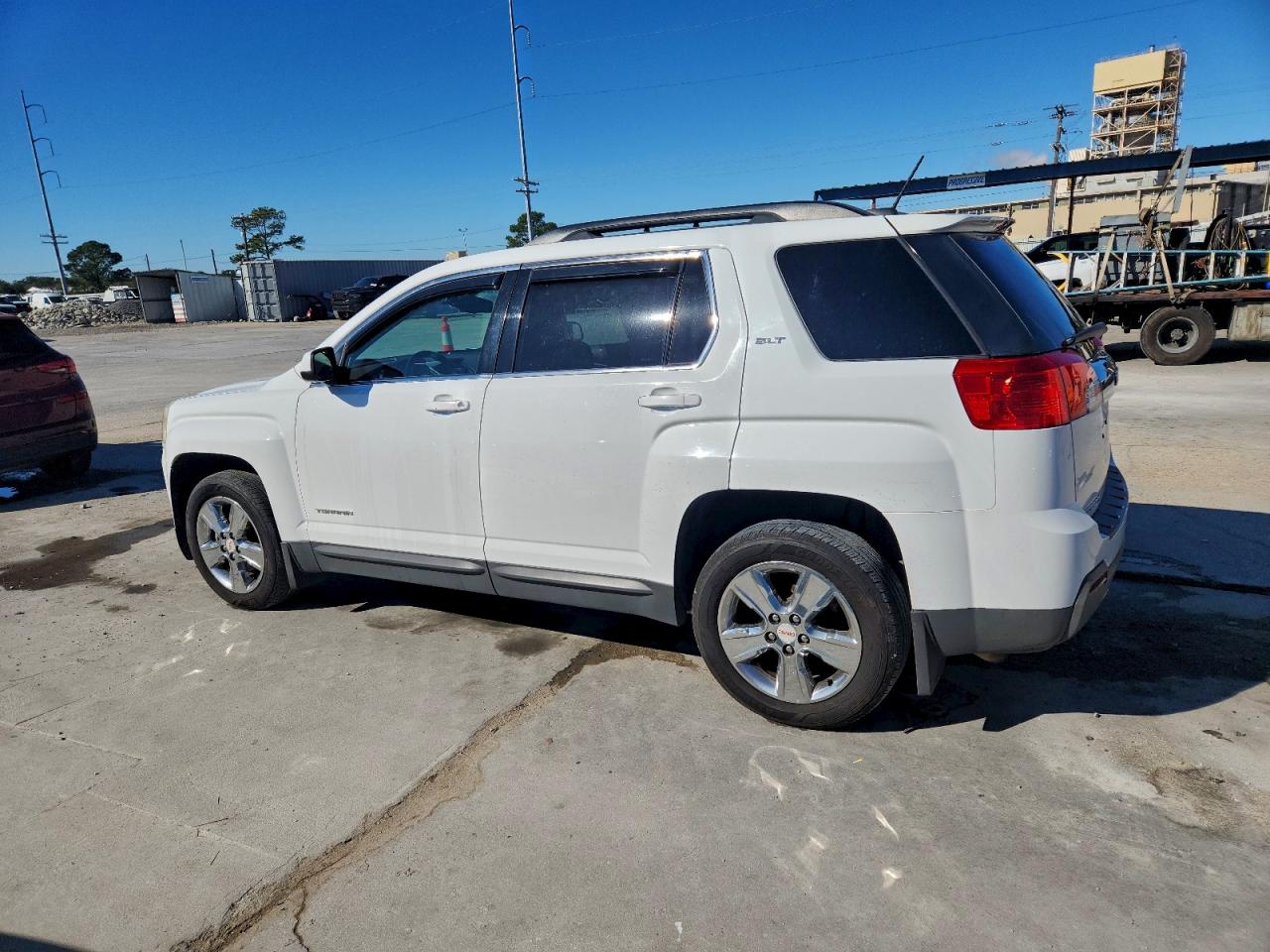 2015 GMC TERRAIN SLT photo 2