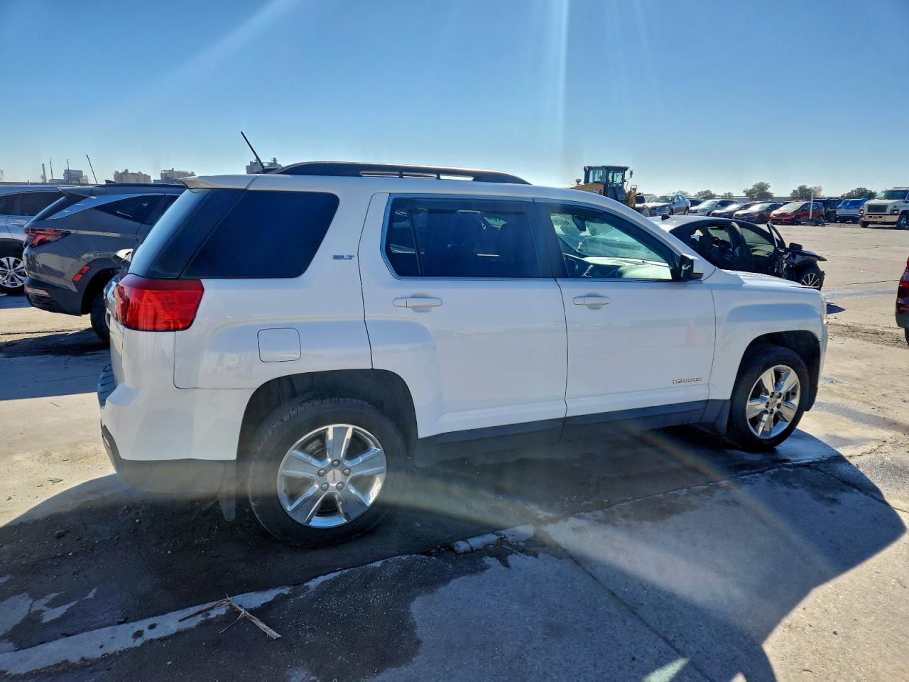 2015 GMC TERRAIN SLT photo 3