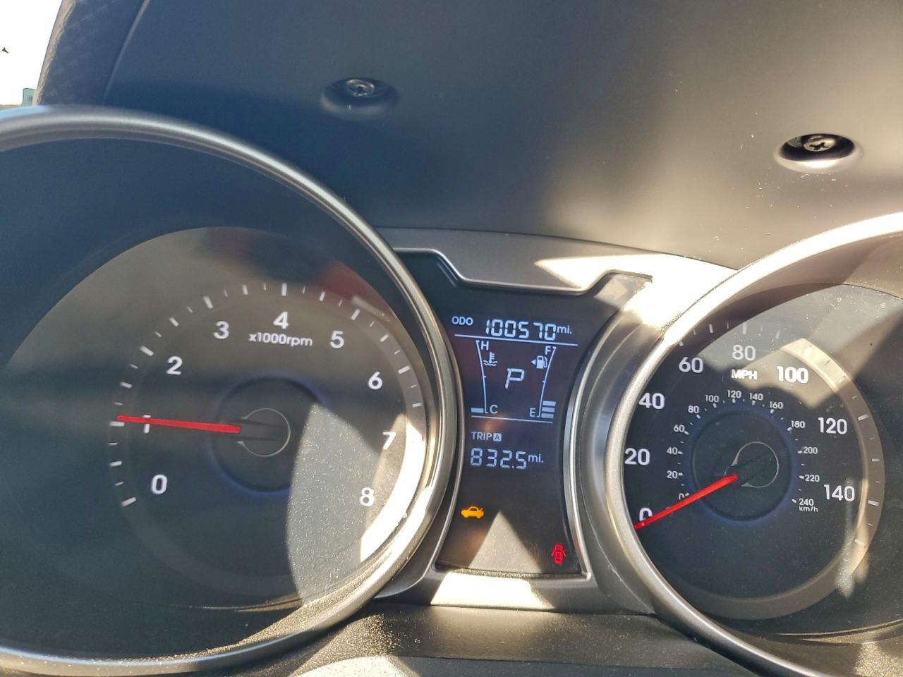 2015 HYUNDAI VELOSTER BASE photo 9