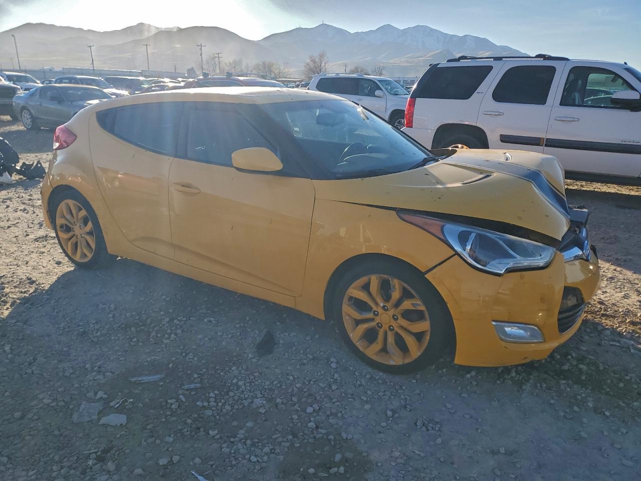 2015 HYUNDAI VELOSTER BASE photo 4