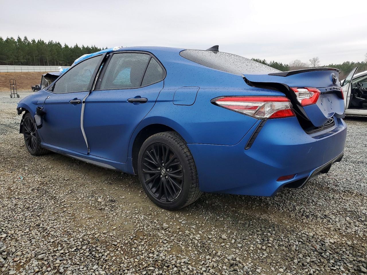 2019 TOYOTA CAMRY L photo 2