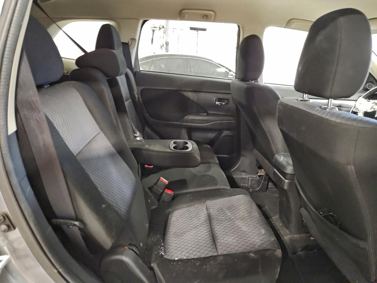 2014 MITSUBISHI OUTLANDER SE photo 11